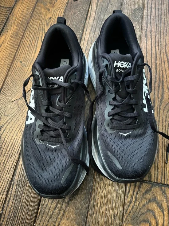 Hoka One One Bondi 8 Women's Black Running Shoes Size 9B hardly worn - Picture 2 of 7